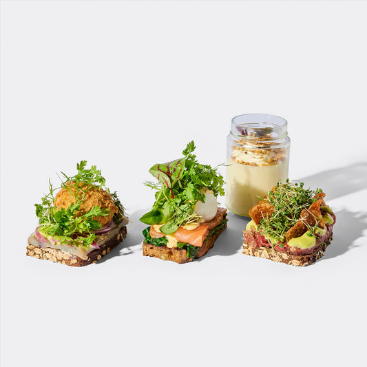 Puk's Krone sild, laks, tatar og citronfromage